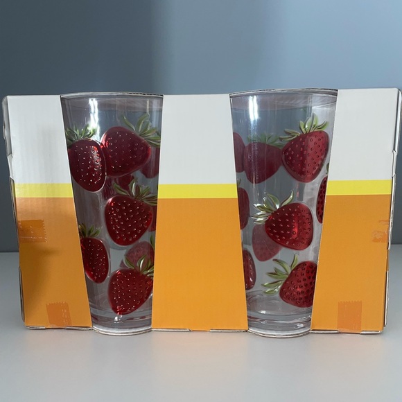 NWT ♠️ 🍓 Kate Spade Strawberry cooler bundle - Picture 10 of 16